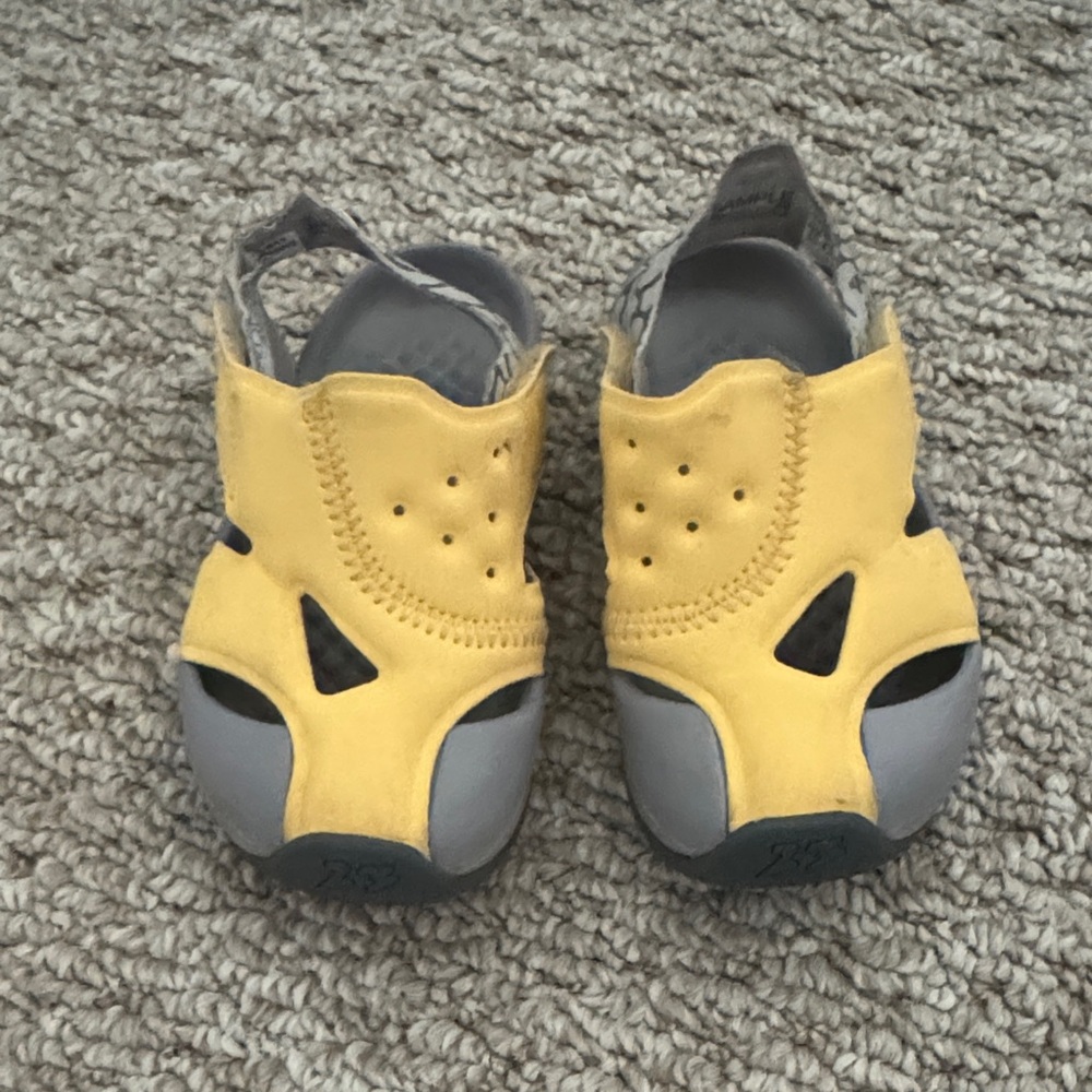 Jordan Kids Yellow and Gray Sandals